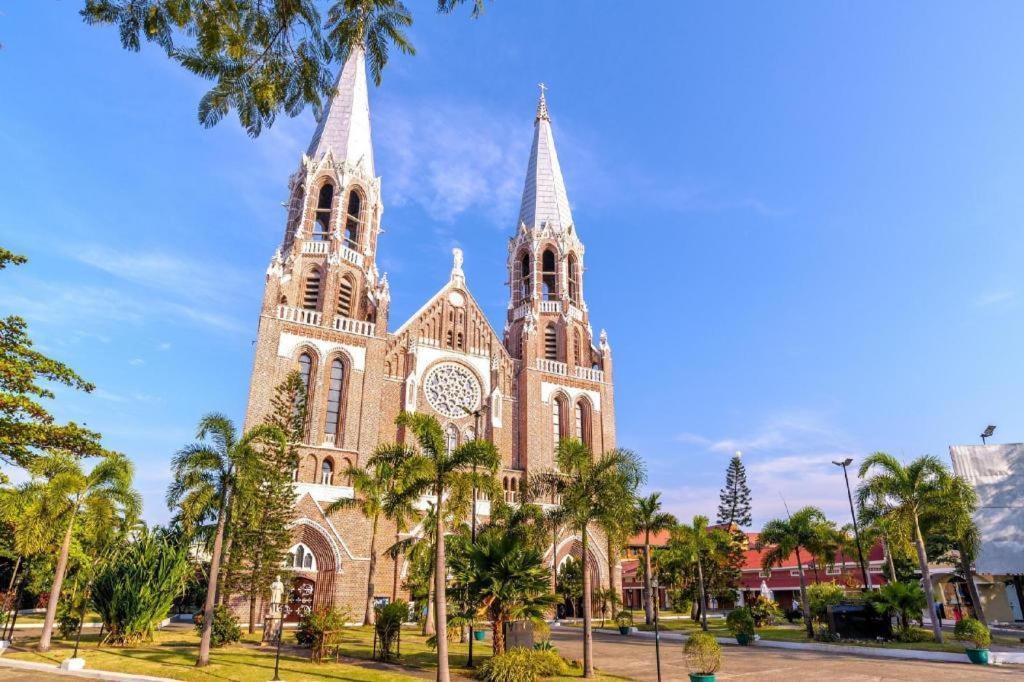 Virati Hotel Yangon Eksteriør bilde