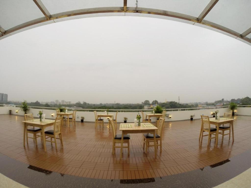 Virati Hotel Yangon Eksteriør bilde