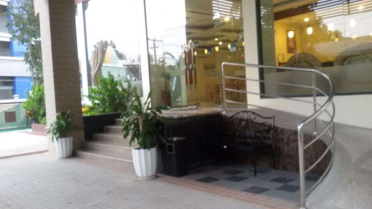 Virati Hotel Yangon Eksteriør bilde